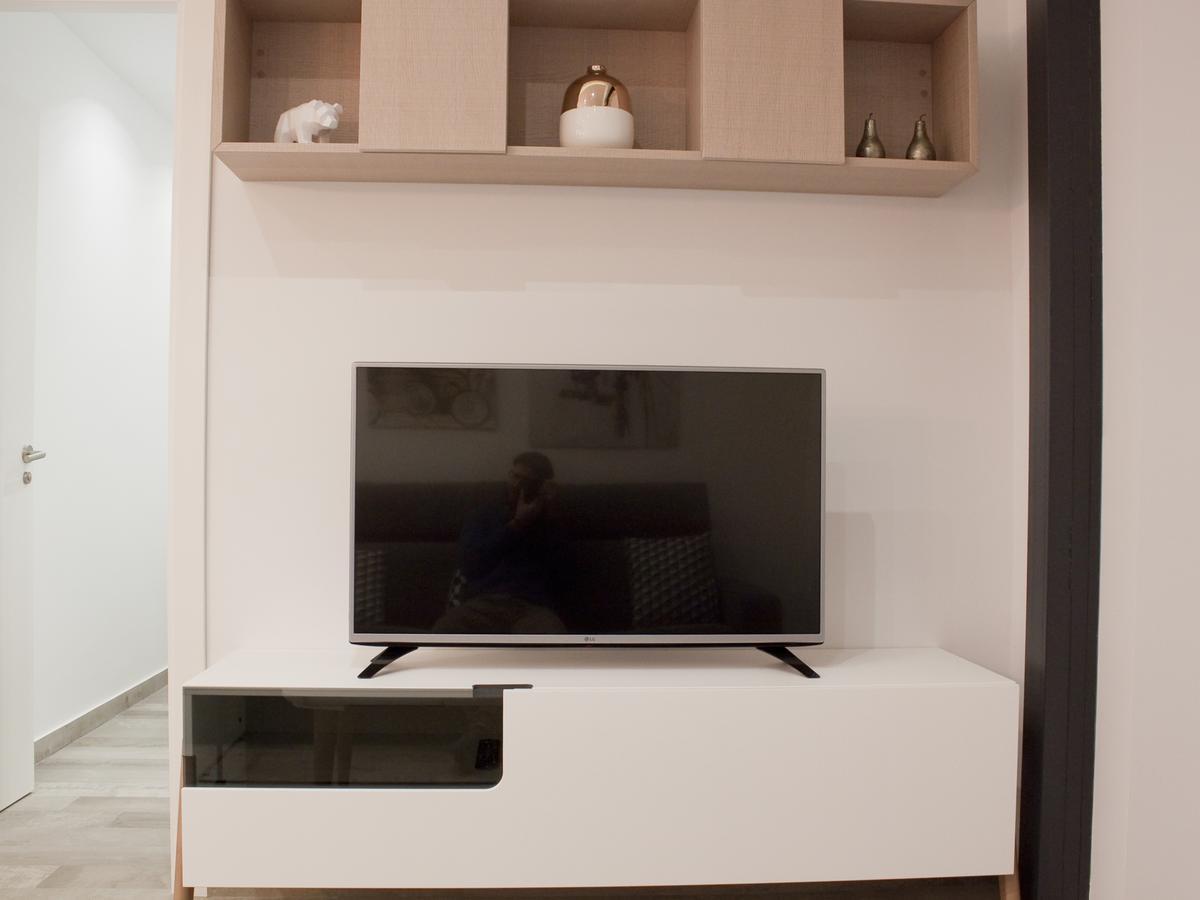 Apartamento Nuevo Y De Lujo En Puerta Del Sol Madrid Esterno foto