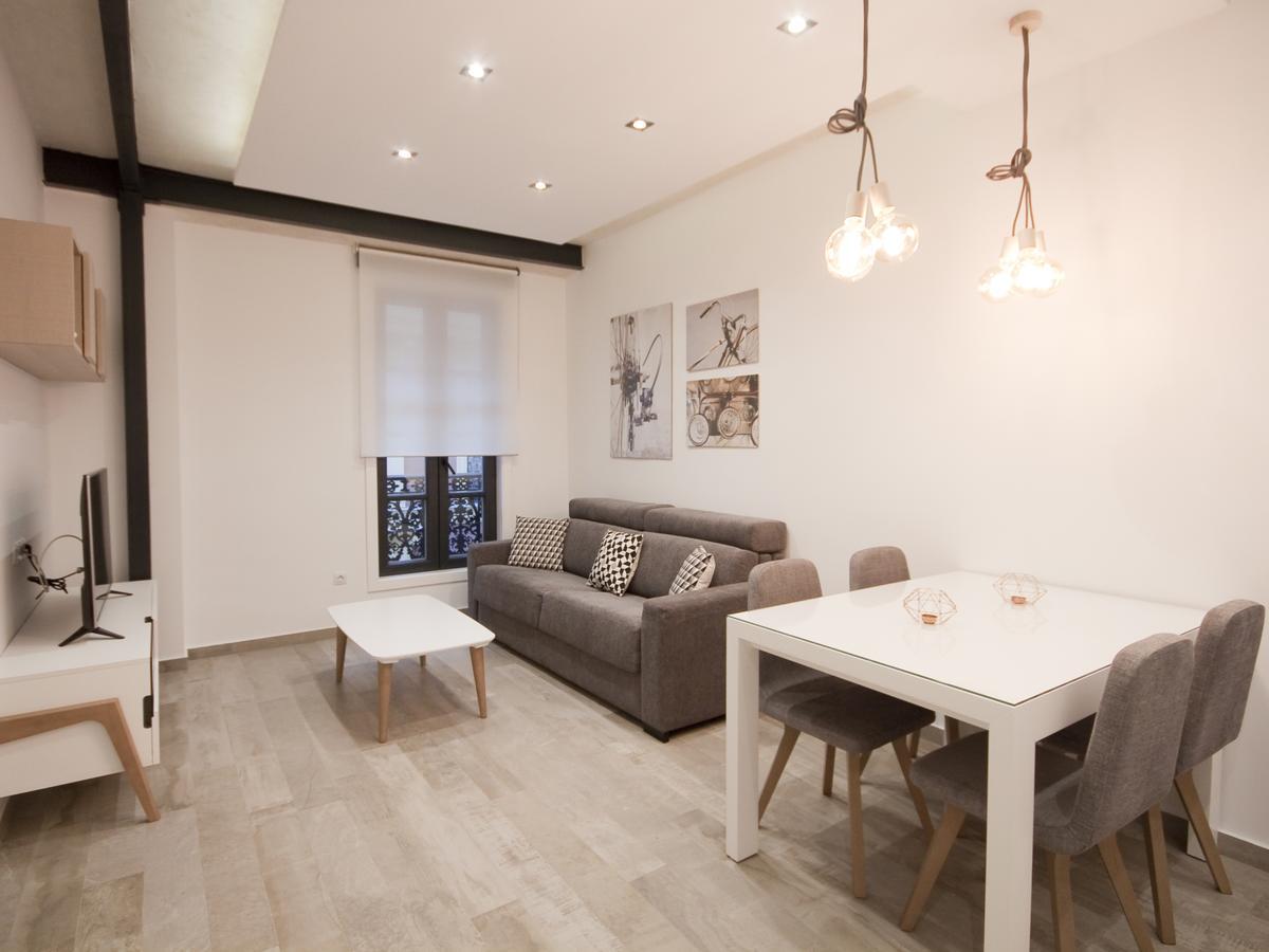 Apartamento Nuevo Y De Lujo En Puerta Del Sol Madrid Esterno foto